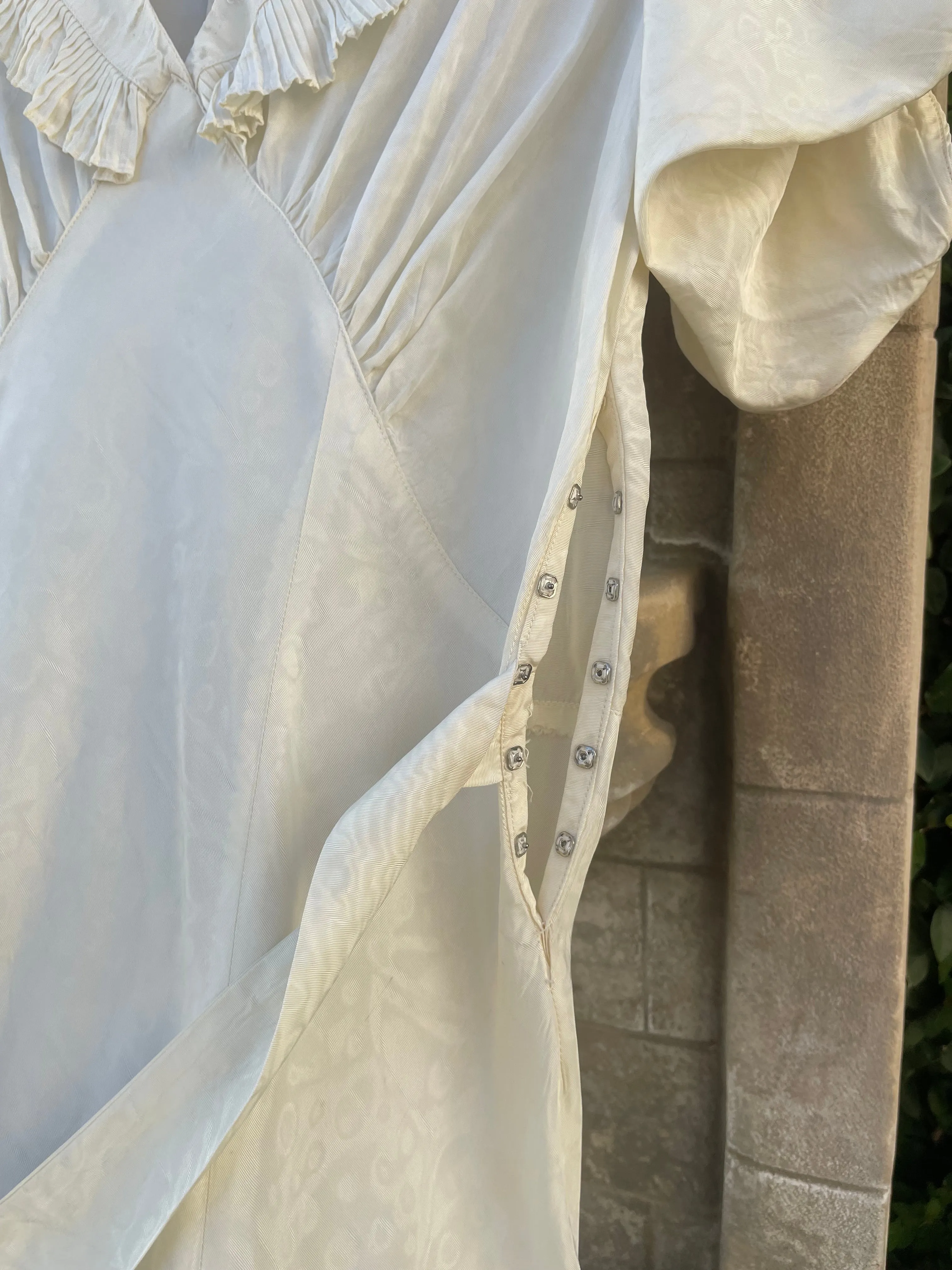 1930s Exaggerated Sculptural Sleeve Taffeta Tie Waist Wedding Gown