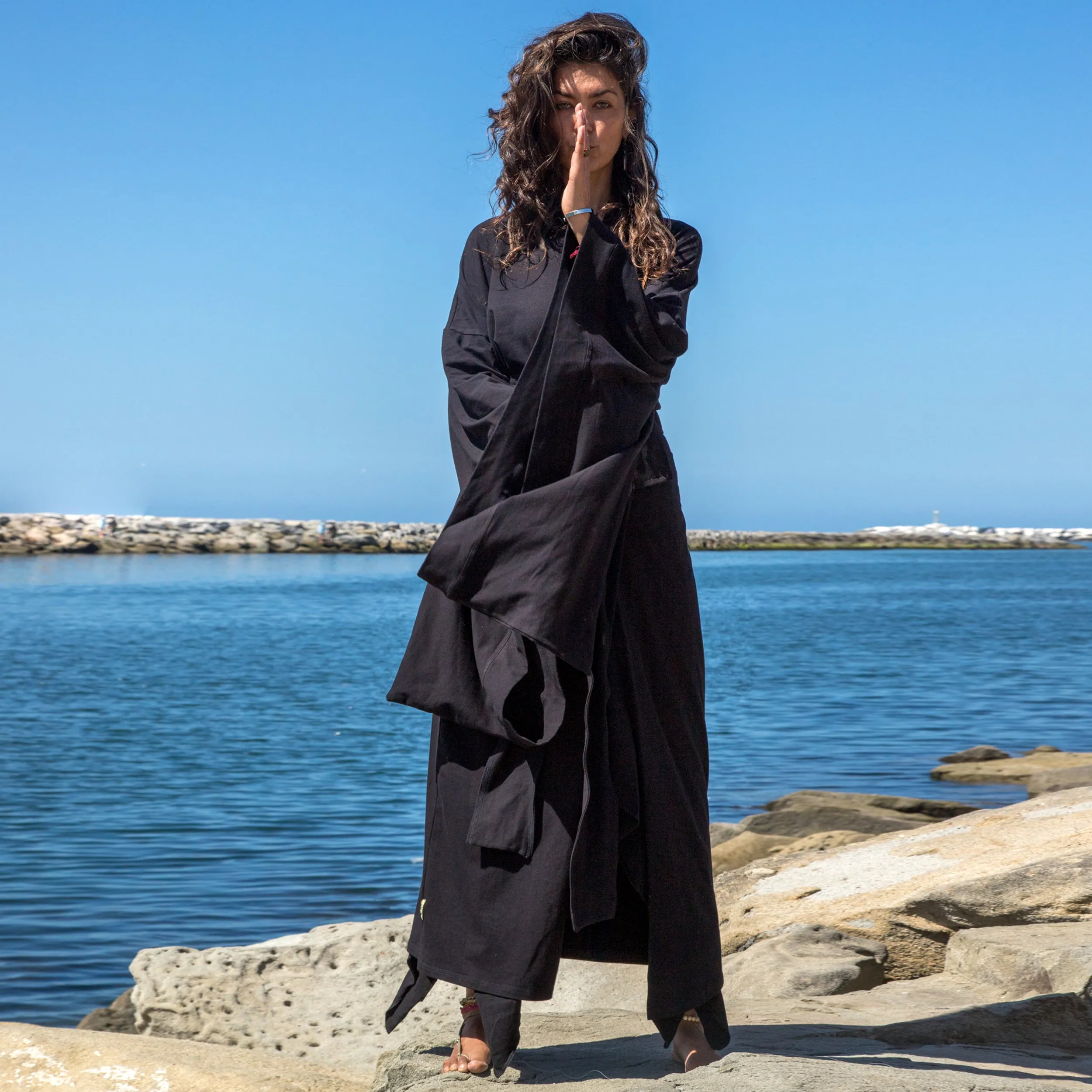 Air Nomad | Traditional Kimono in Black | Her