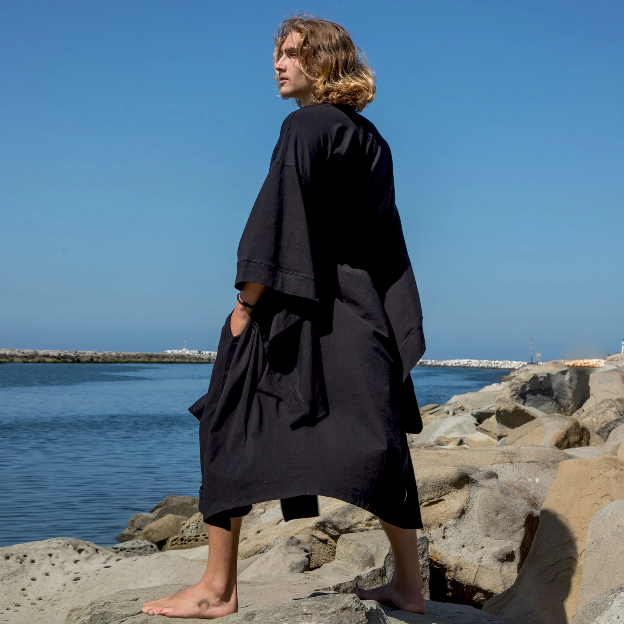 Air Nomad | Traditional Kimono in Black | Him