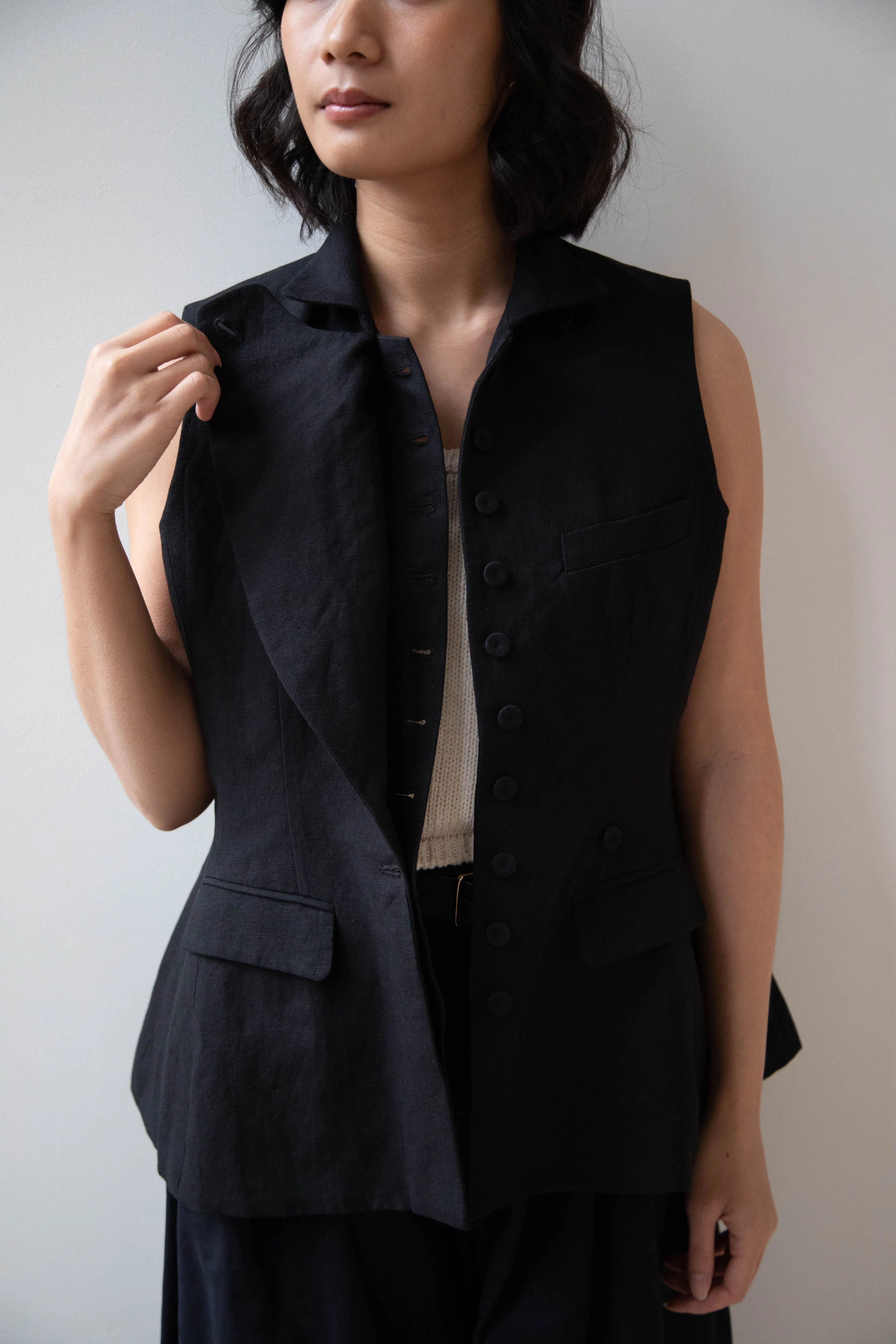 École de Curiosités | Gertrude Waistcoat Vest in Black Linen Cotton