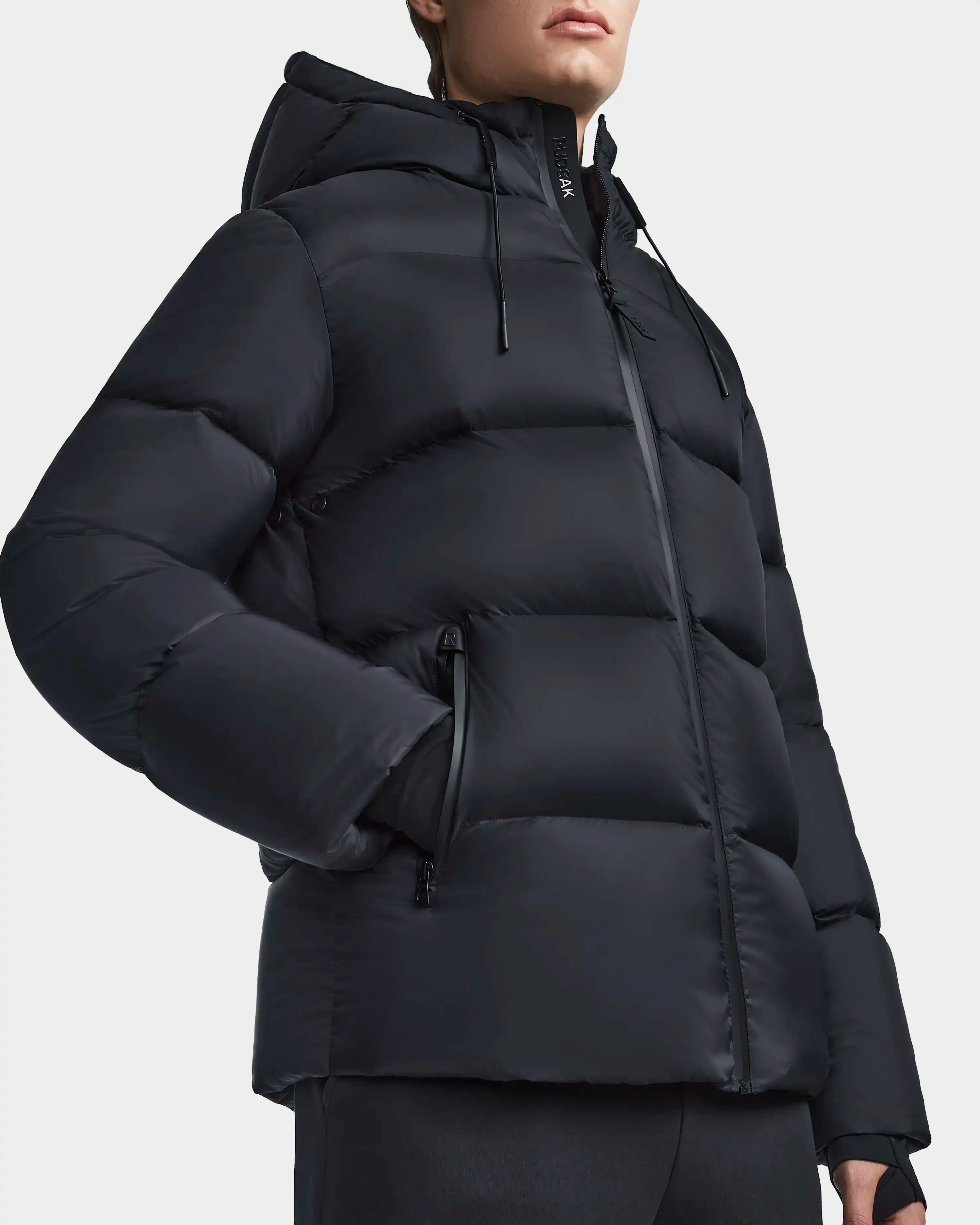 DANIEL M - M123510 Black