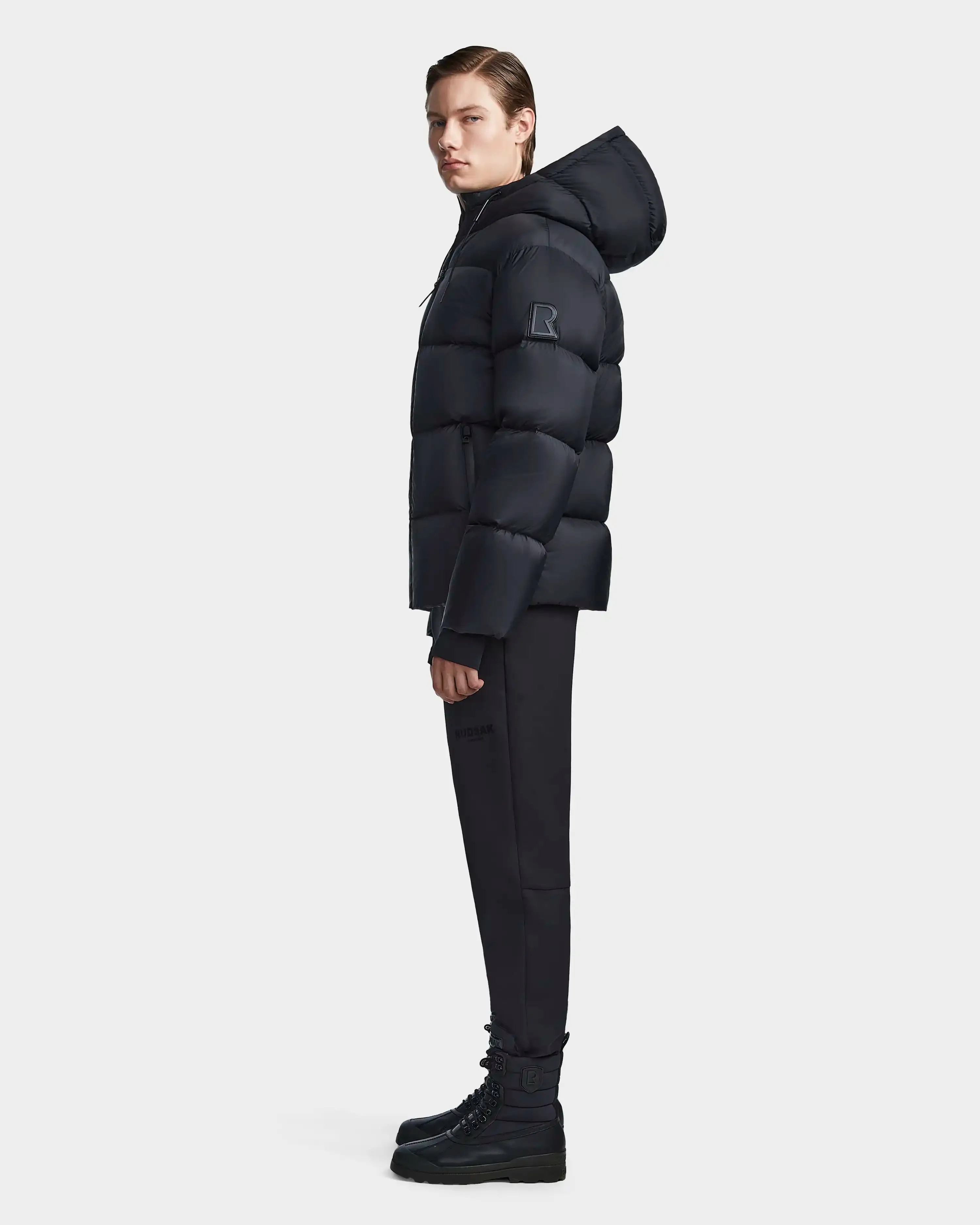 DANIEL M - M123510 Black