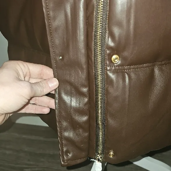 DEX Vest, Womens NWTS Large Dark Brown Puffer Vest with gold accents. Sz Xlg!!