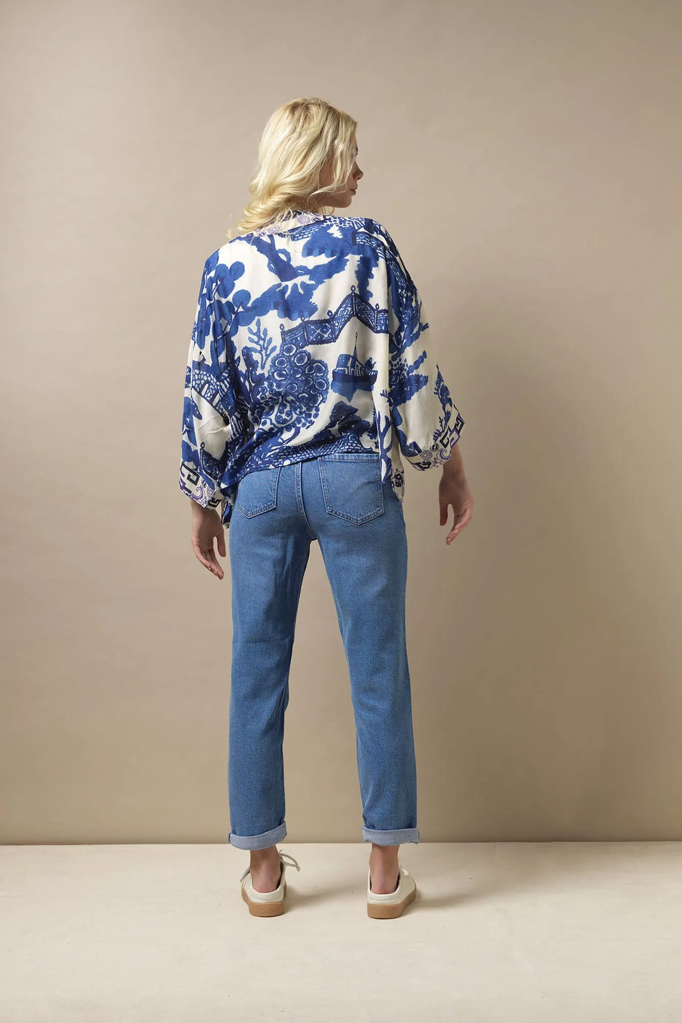 Giant Willow Blue Kimono