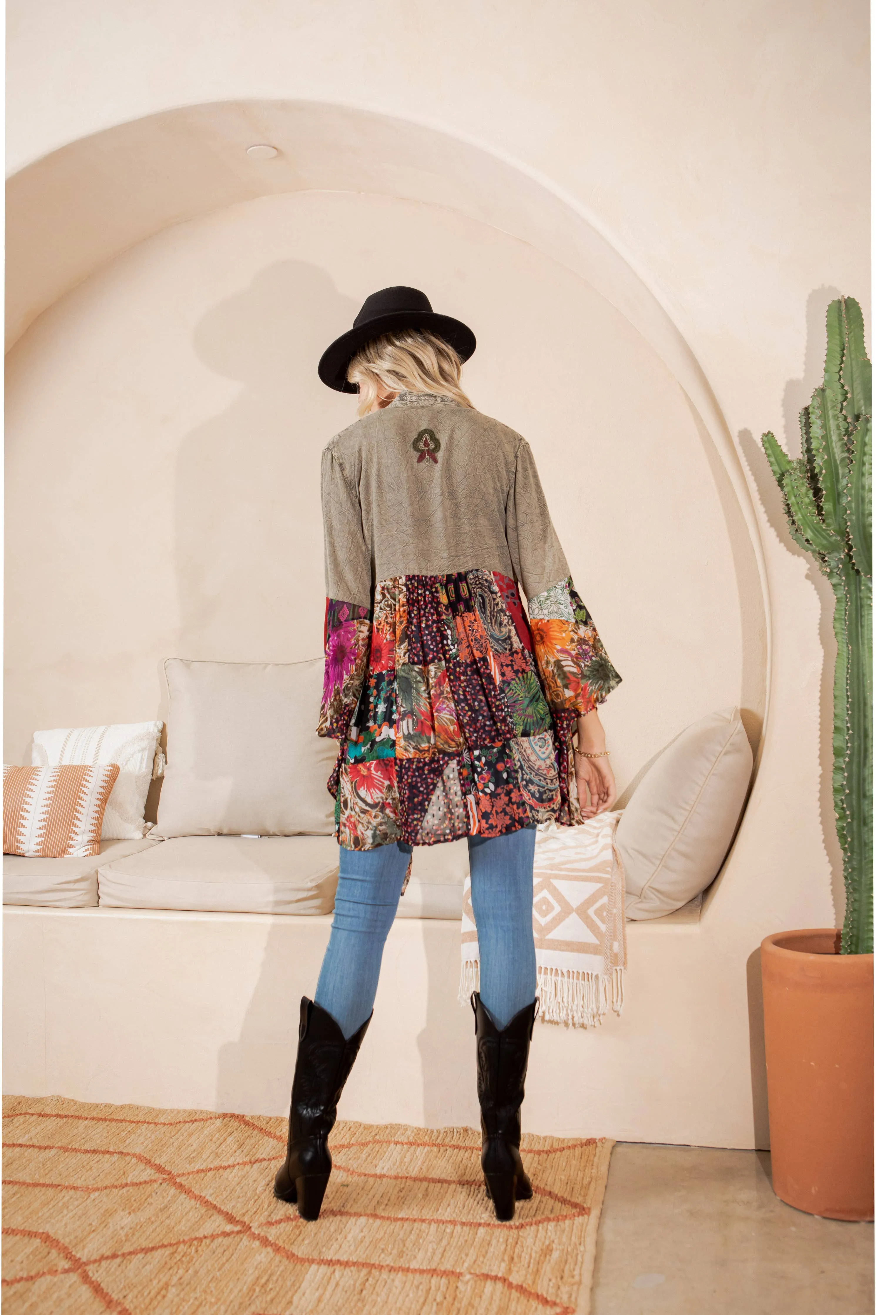 Gravel Embroidered Long Kimono