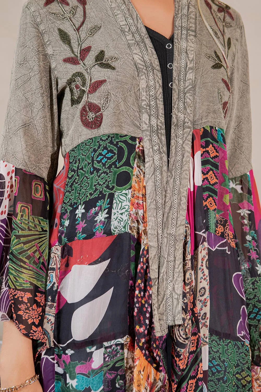 Gravel Embroidered Long Kimono