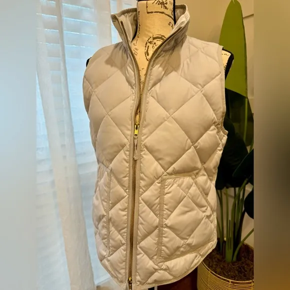 J Crew Down Puffer Vest in Gray, Medium