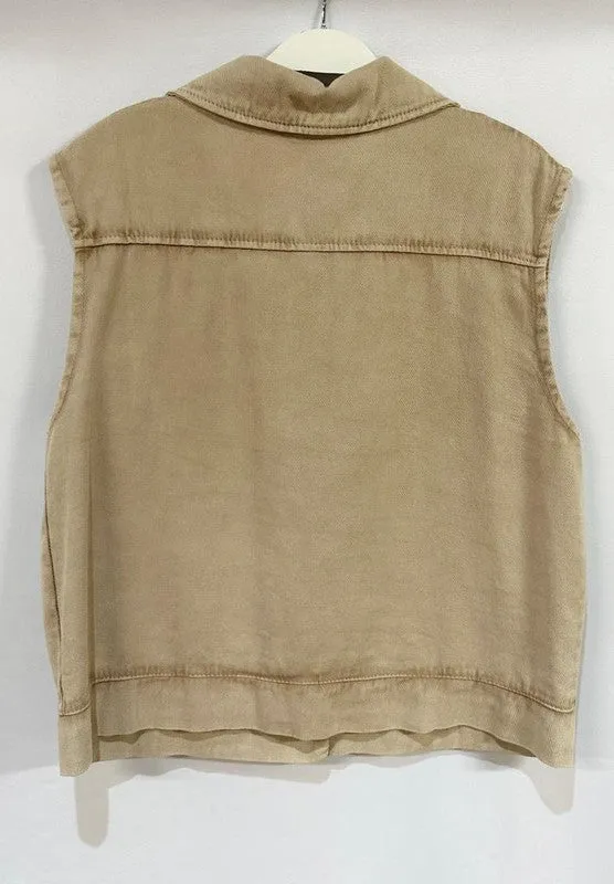 Light Camel Cotton Blend Button Down Front Pocket Italian Vest 1/15/25 9510