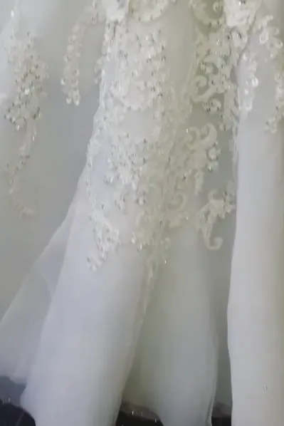 Modern Crystals Long Sleevess Wedding Dresses Off the Shoulder Mermaid Bridal Gowns