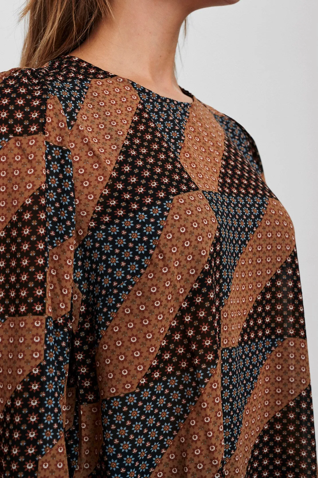 NUPATCH BLOUSE - Dark Sapphire