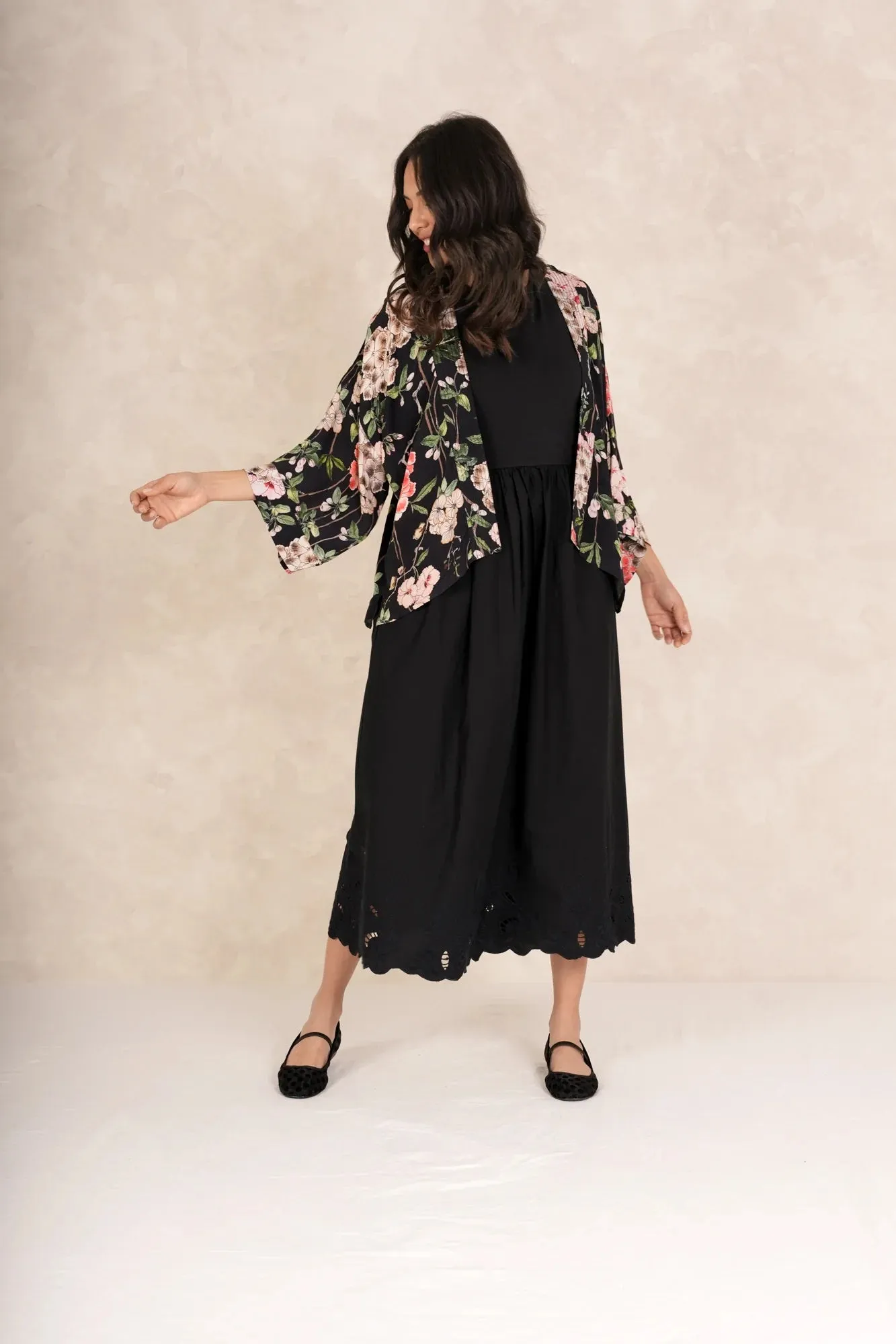 One Hundred Stars Trailing Blossom Black Crepe Kimono