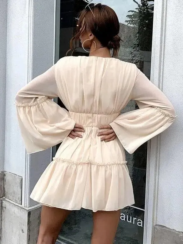 V-neck Ruffle Hem Vacation Dress M0206