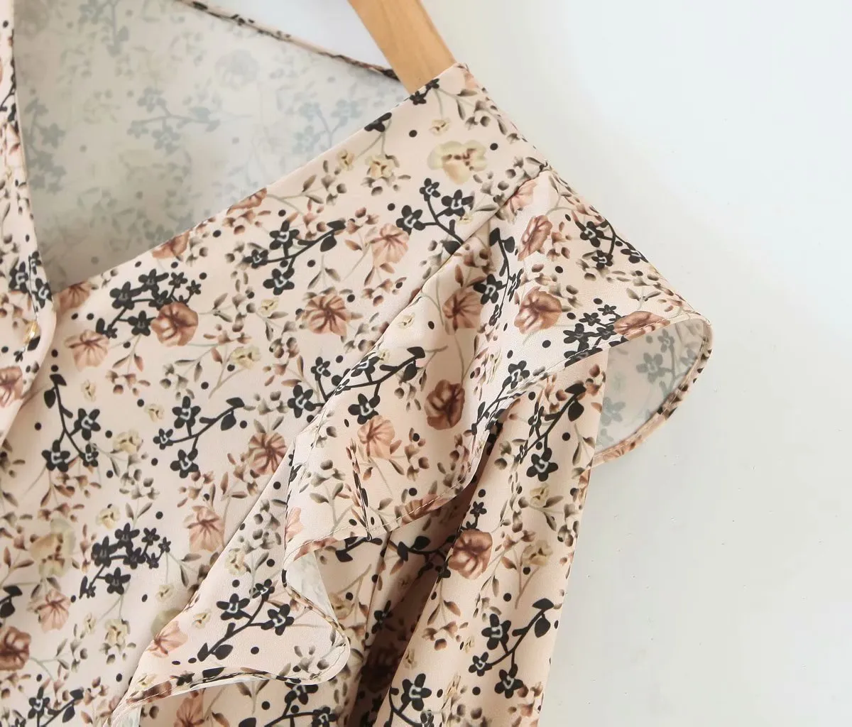 V-neck Ruffled Single-breasted Floral Blouses Shirts