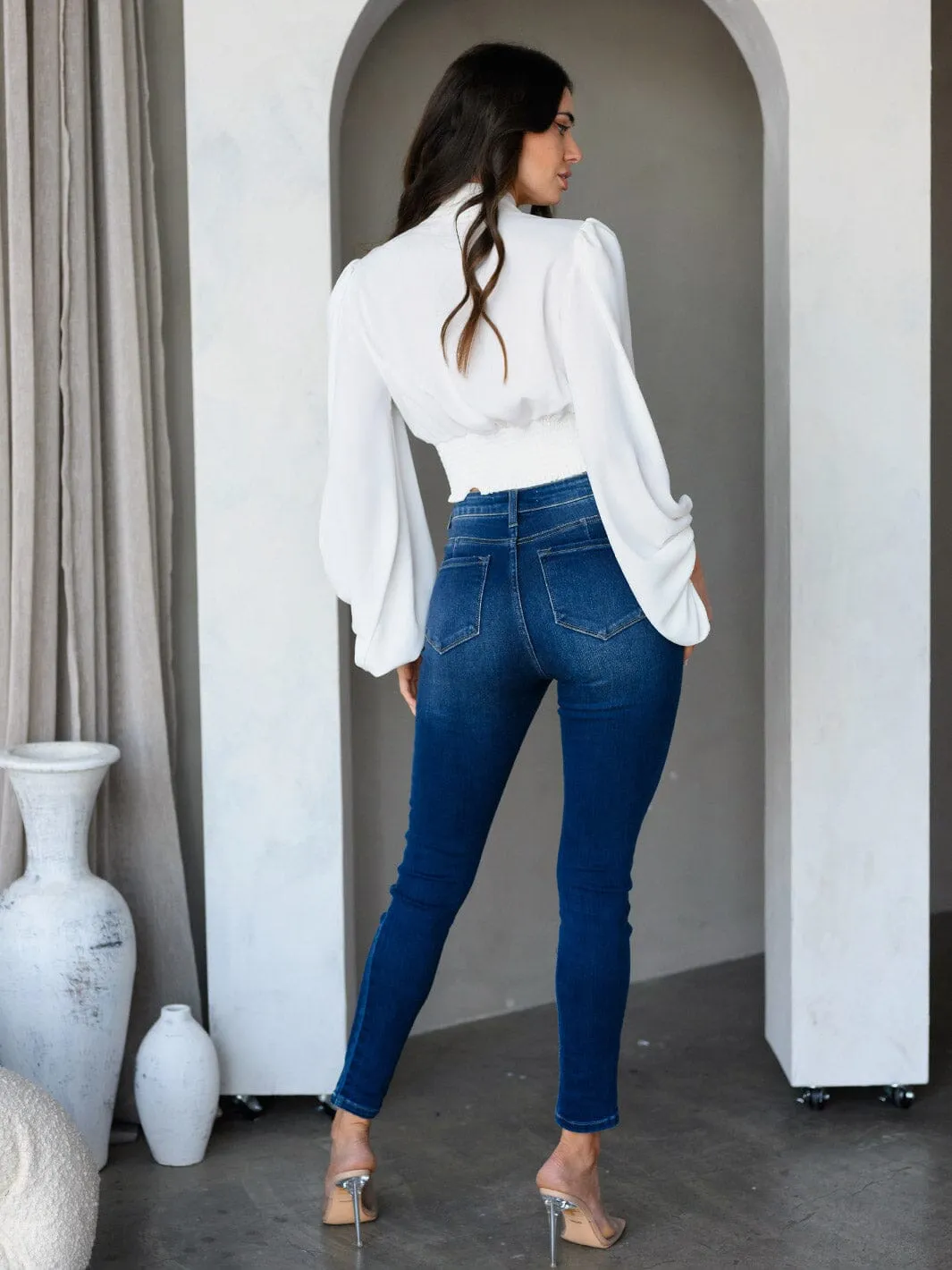 WOMEN'S LONG BALLON SLEEVE V-NECK CROP TOP